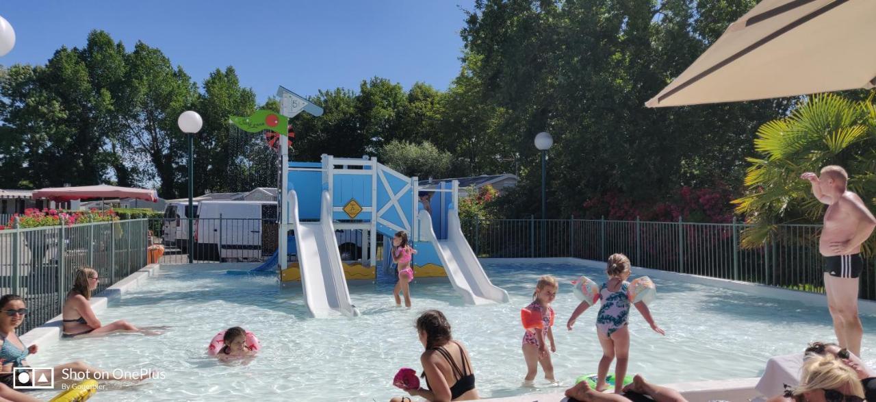 Camping La Haie Penee **** Ξενοδοχείο Saint-Quentin-en-Tourmont Εξωτερικό φωτογραφία